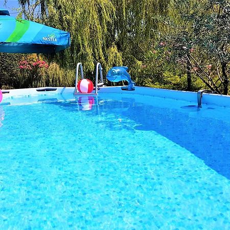 The Willow Garden Apartment House Marčana Екстериор снимка